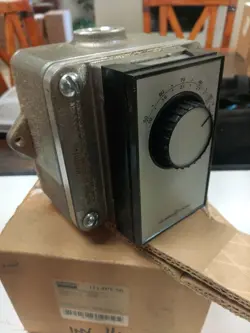 HAZARDOUS LOCATION THERMOSTAT