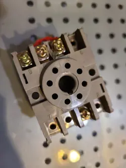 5X852 RELAY SOCKETS