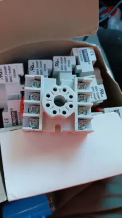 RELAY SOCKETS/