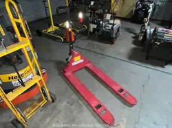 FORKLIFT