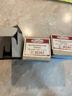 3 DAYTON 2E207 HEATING-VENTILATING CONTROL 30/110F