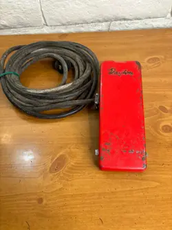 SWITCH PEDAL 2X589A