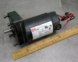 DAYTON 4Z539A PERMANENT MAGNET DC GEAR MOTOR 1/30HP 90V .42A 13 IN.LBS 102 RPM
