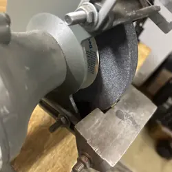 BENCH GRINDER IN
