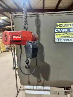 LIFT: 10 FT