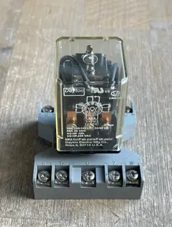 IDEC SR3P-06