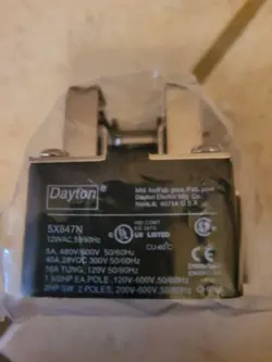 SURFACE MOUNTED 120V