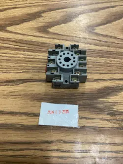 DAYTON 6X156M 11-PIN RELAY SOCKET 300V 15A 600V 5A