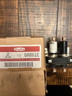 CONTACTOR RELAY NEW