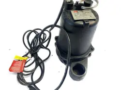 SUBMERSIBLE SEWAGE PUMP