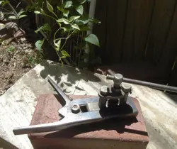 TOOL ADJUSTS SIZES