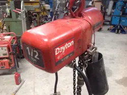 CHAIN HOIST. PASE