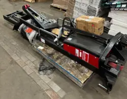 STRADDLE STACKER 2200