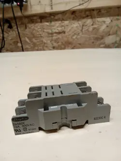 DAYTON 2A582E RELAY SOCKET BASE 8 PIN 10A 300VAC