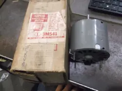 NIB DAYTON 3M541 SHADED POLE MOTOR 1/70HP 3000 RPM 115V (WL59-1)