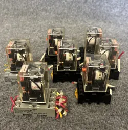 LOT OF 8 - OMRON MK2PN-S CONTACT RELAY  WITH DAYTON 5X852E BASE USED