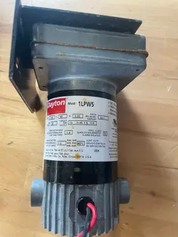 DAYTON 1LPW5 90V DC GEARMOTOR - SILVER
