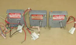 LOT 3 DAYTON PERMANENT MAGNET DC GEARMOTOR 2L009 2L008 UNTESTED