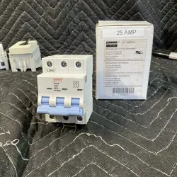 DAYTON 5ZVC8 CIRCUIT BREAKER, C25/3 SERIES, 25A, 3 POLE, 480V AC, 7.5KA