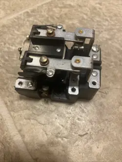 DAYTON 5X848A 8-PIN SURFACE OPEN POWER RELAY, RATING: 30A @ 300VAC/28VDC