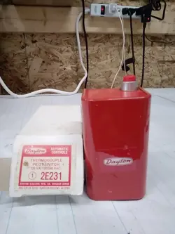 DAYTON ELECTRIC 2E231 THERMOCOUPLE PILOT SWITCH, 125VA, 120/240VAC