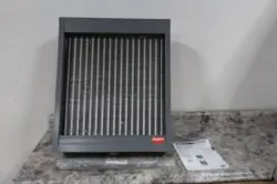 DAYTON 5PV30 1/3 HP 2600 CFM 120VAC HYDRONIC WALL AND CEILING UNIT HEATER