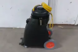 SHOP VACUUM