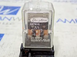 DAYTON 3X741E 24 VOLT RELAY WITH SOCKET BASE 05Y9HP