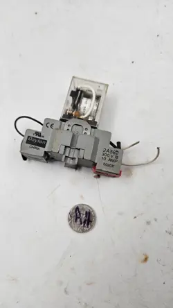 OMRON LY2 RELAY W DAYTON SOCKET 2A582