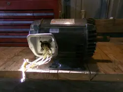 DAYTON  5 HP  1755 RPM  3 PH  ELECTRIC MOTOR