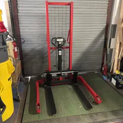 LIFTER 2000LBS CAPACITY
