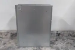 ELECTRIC WALL-MOUNT HEATER