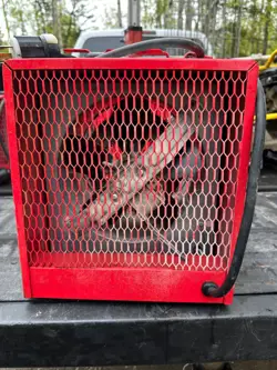 DAYTON PORTABLE ELECTRIC HEATER 3VU36B (LOT OF 3)
