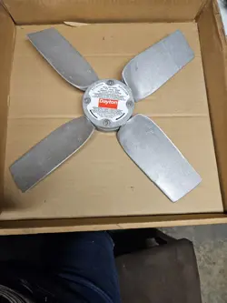 DAYTON 4C136A FAN 4 BLADE 1725RPM 1/3HP 18IN OD