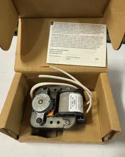 DAYTON 4M068D FAN AND BLOWER HP: 1/250 RPM: 3000 V: 120 HZ: 60 NEW IN BOX
