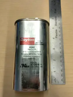 BRAND NEW DAYTON RUN CAPACITOR 6 FLN1 6FLN1 370V OVAL