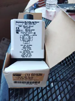 DAYTON 6X153M 11 PIN RELAY RANGE 0.1  10SEC INPUT 120VAC