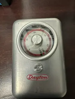 DAYTON 30 MINUTE CYCLE TIMER - 2E210 ELECTRIC TIMER 15 AMPS MADE IN USA VINTAGE