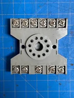 DAYTON 10A 300VAC RELAY SOCKET 6X156E