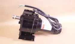 4Z133 DAYTON PARALLEL SHAFT 90 VOLT DC GEARMOTOR 34 RPM 1/20 HP. 82 IN-LB TORQUE