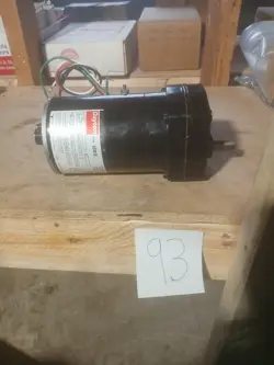 NEW DAYTON 6Z081B AC GEARMOTOR 115 AC 17 RPM