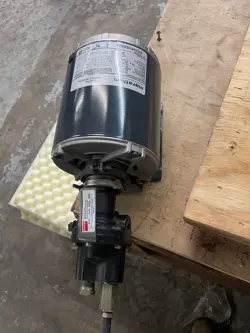 MARATHON ELECTRIC MOTOR 5KH33GNA444AX WITH DAYTON ROTARY GEAR PUMP 4KHR1