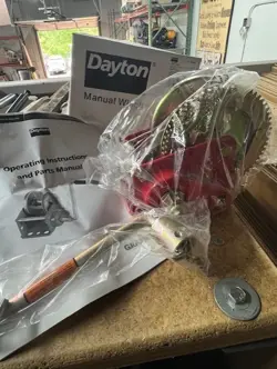 DAYTON 12U379