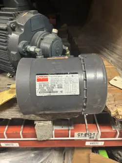 NEW NO BOX DAYTON 3N471 3N471N INDUSTRIAL MOTOR 1/2 HP 60/50 HZ