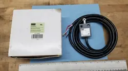 NEW DAYTON 12T933 LIMIT SWITCH, PLUNGER, ROLLER, SPDT, 10A @ 300V AC, ACTUATOR