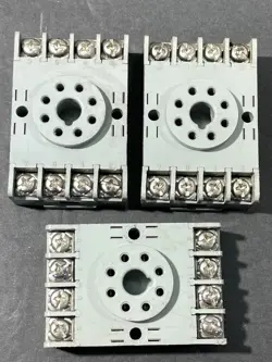 3 USED SQUARE D OR DAYTON 8 PIN RELAY SOCKET, 8501NR51 5X852E, 10A 300V