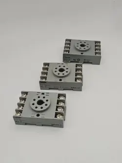 TWO DAYTON 5X852E