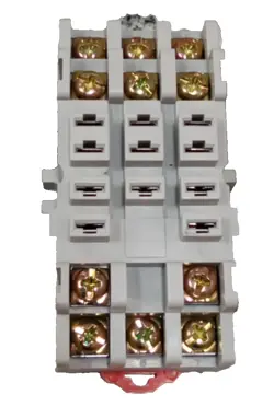 DAYTON/ 5X853M/ RELAY BASE/300V/15A/USE(28C3