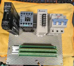 CONTROL PANEL ASSEMBLY – DELTA DVP-PS01, SIEMENS CONTACTOR, DAYTON 3-POLE