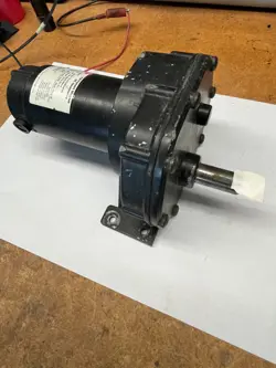 DC GEARMOTOR, 12V, 1/8HP, 40RPM, 75IN-LB, MOUNTING FEET